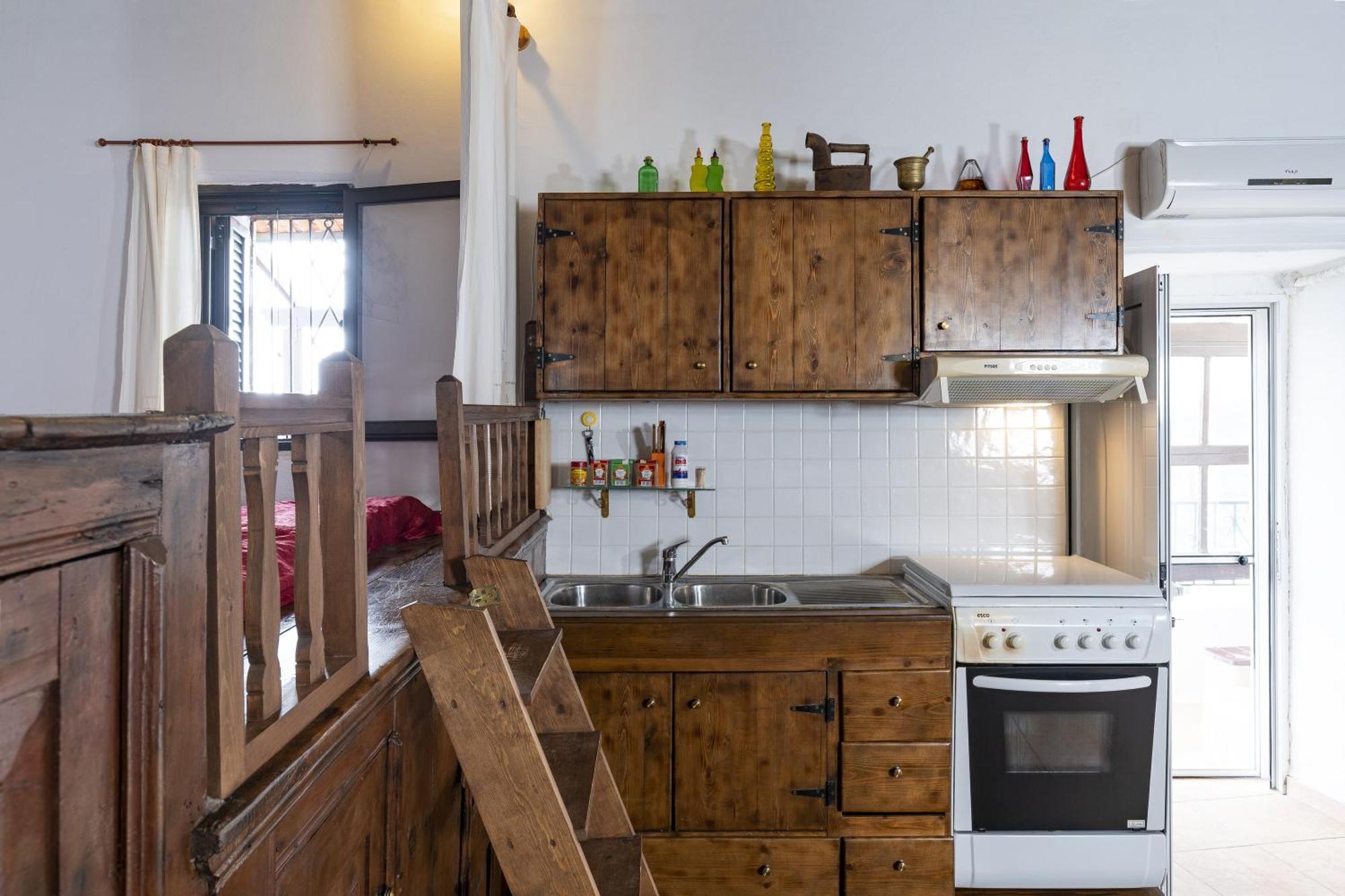 1900s Traditional House In Rhodes